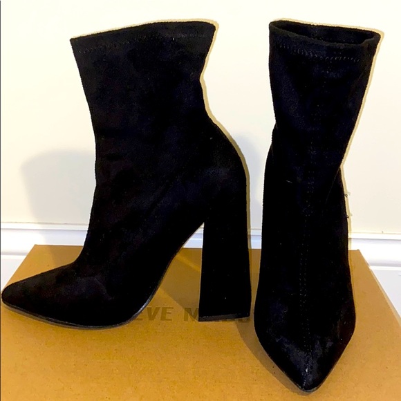Boohoo Shoes - Black sock booties